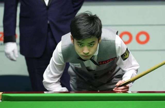 对手激烈竞 对手激烈竞